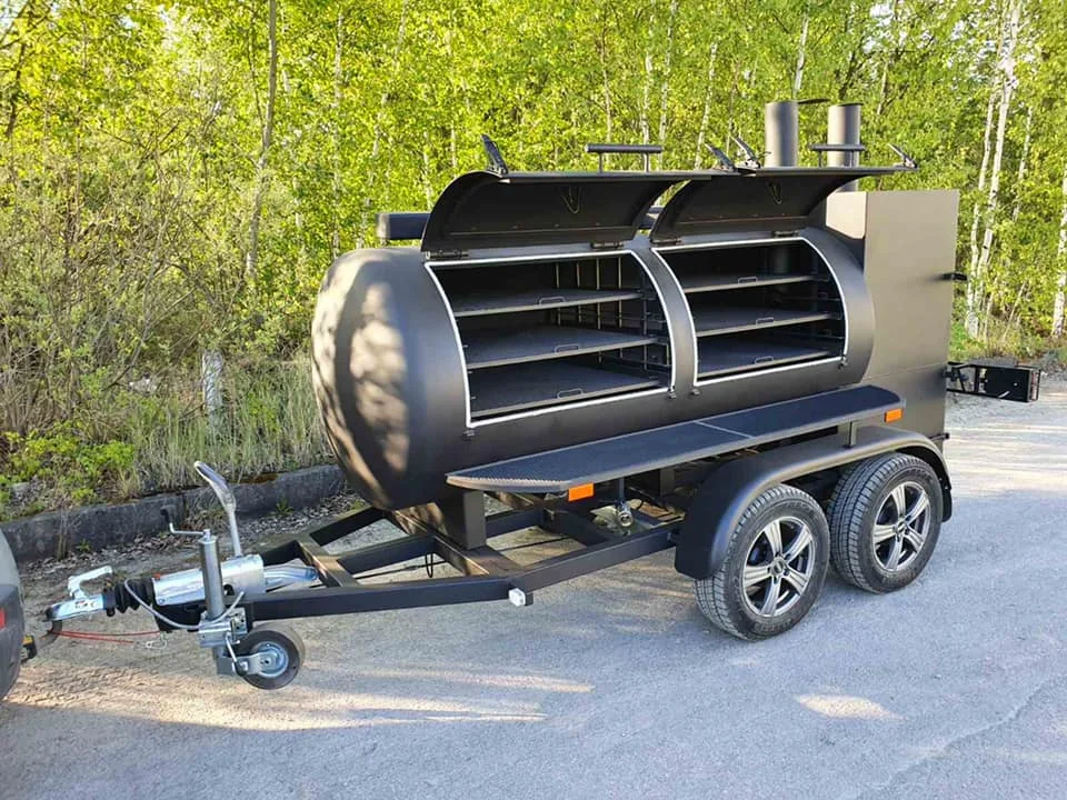 BM-4 XXL Reverse Flow BBQ Smoker Trailer – Custom-Built BBQ Smoker Trailer for Sale - Image 4