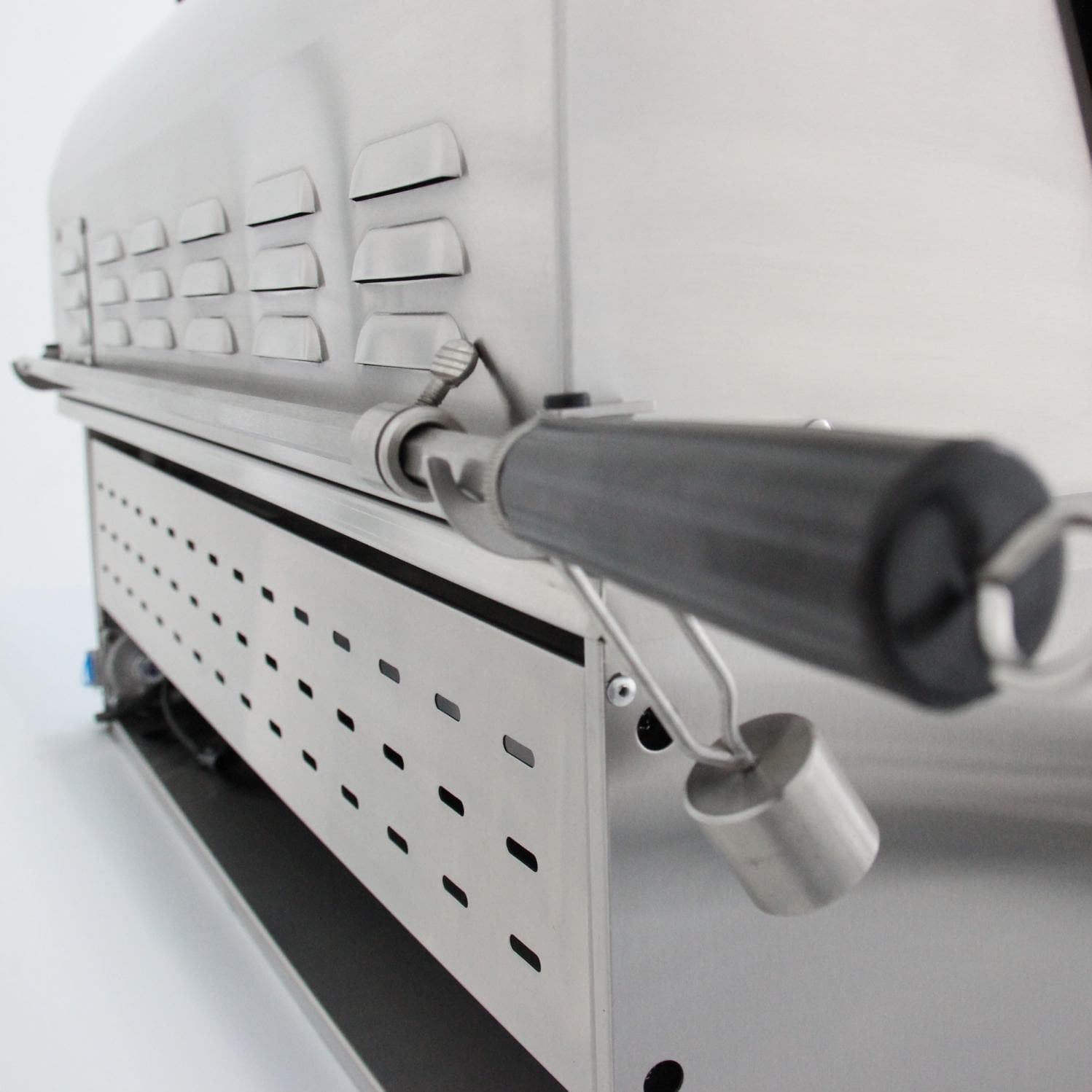 Blaze Professional LUX 44" 4-Burner Built-In Gas Grill With Rear Infrared Burner - Image 4