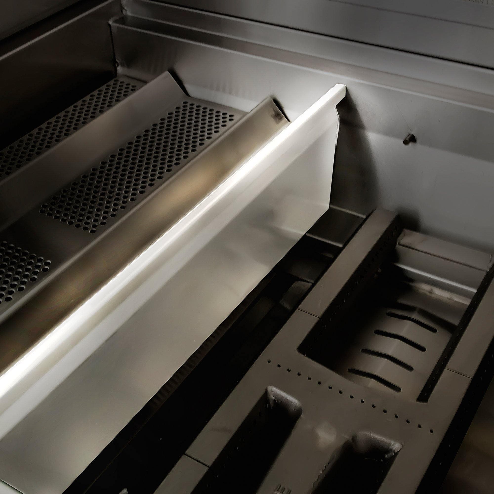 Blaze Professional LUX 34" 3-Burner Built-In Gas Grill With Rear Infrared Burner - Image 3